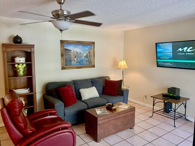 Building Photo - 955 Egret Cir