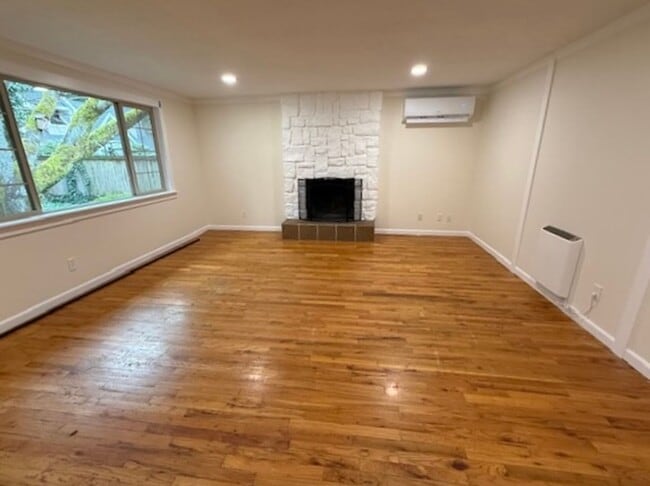 Building Photo - 18021 SW Tualata Ave