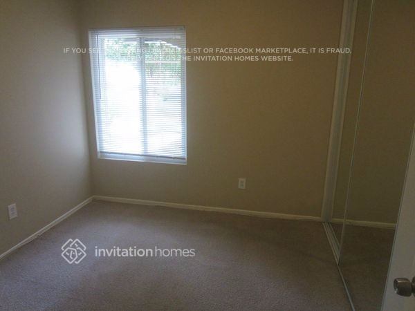 Building Photo - 11210 Lorenzo Dr