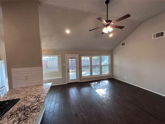 Building Photo - 4430 Leyland Dr