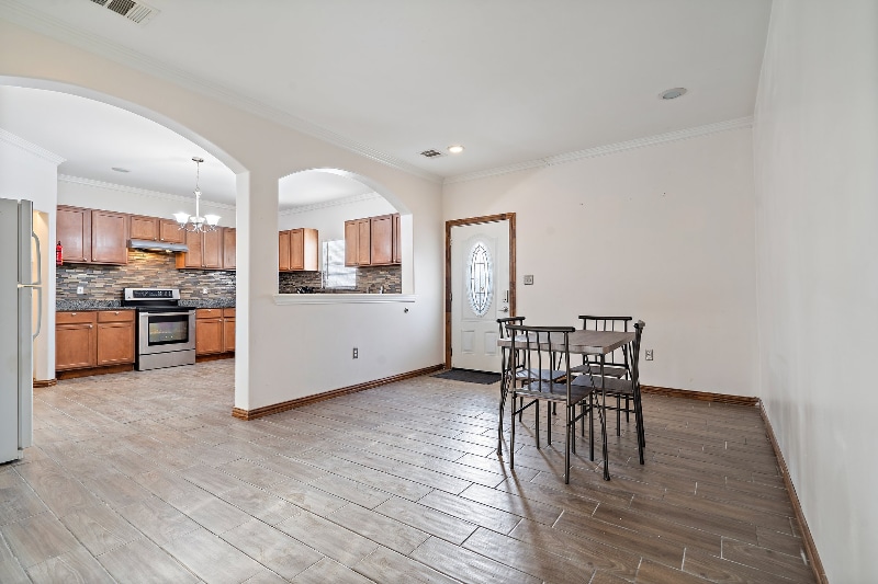 Building Photo - 1115 Tarpley Ave