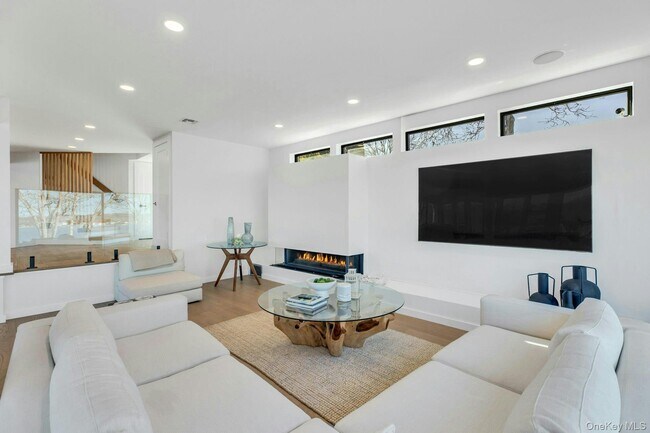 Building Photo - 10 Bay View Dr