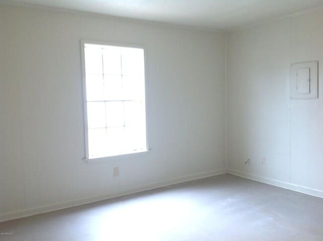 Building Photo - 706 Picard Rd