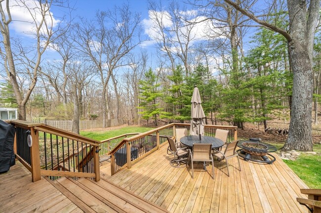 Building Photo - 2854 Parkridge Dr