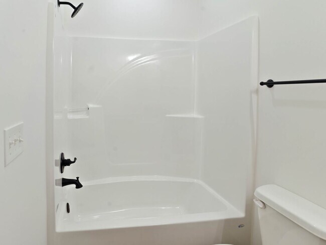Building Photo - Fox Run Village Duette with Amenities