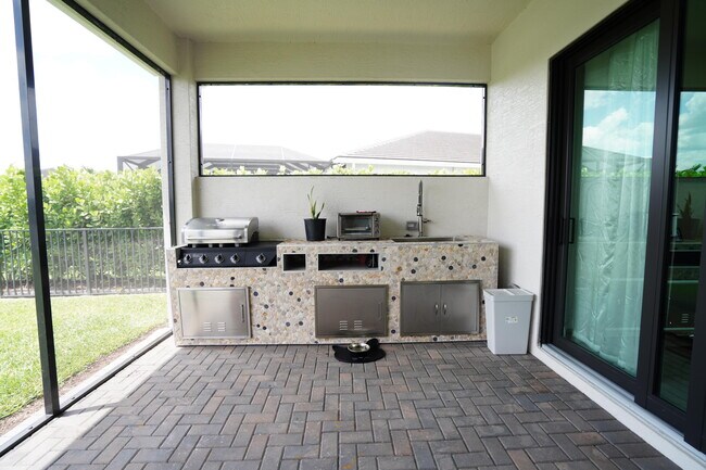 Building Photo - 15750 Longboat Key Dr