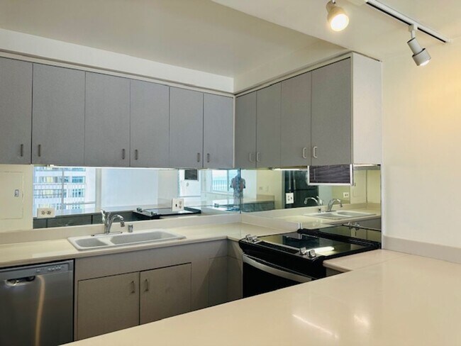 Building Photo - 2 Bedroom, 2 Bathroom, 1 Parking (1350 Ala...