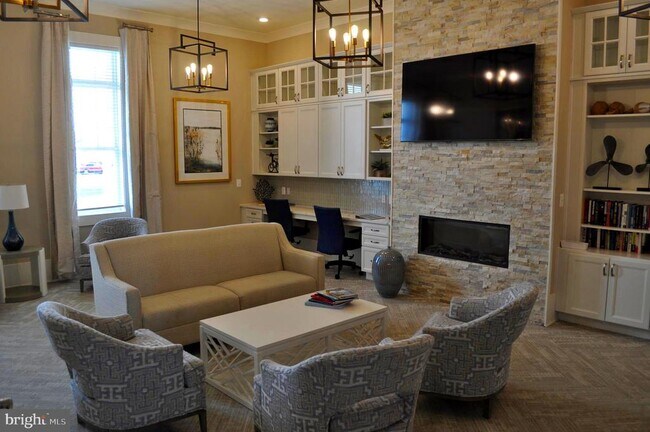 Building Photo - 170 Harrier Wy