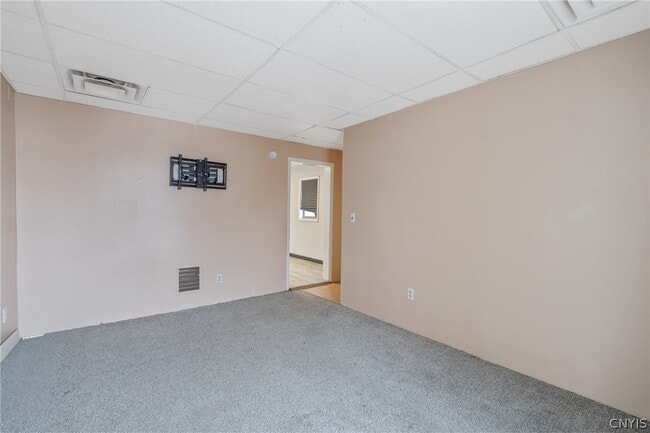 Building Photo - 103 E 7th St