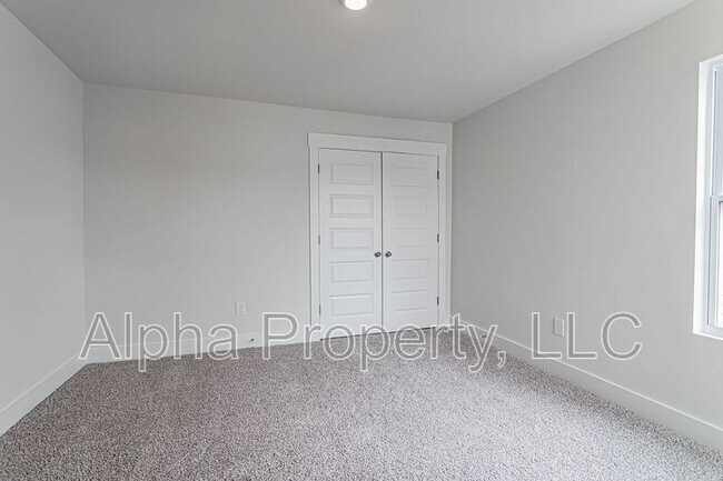 Building Photo - 44 Centimeters Dr