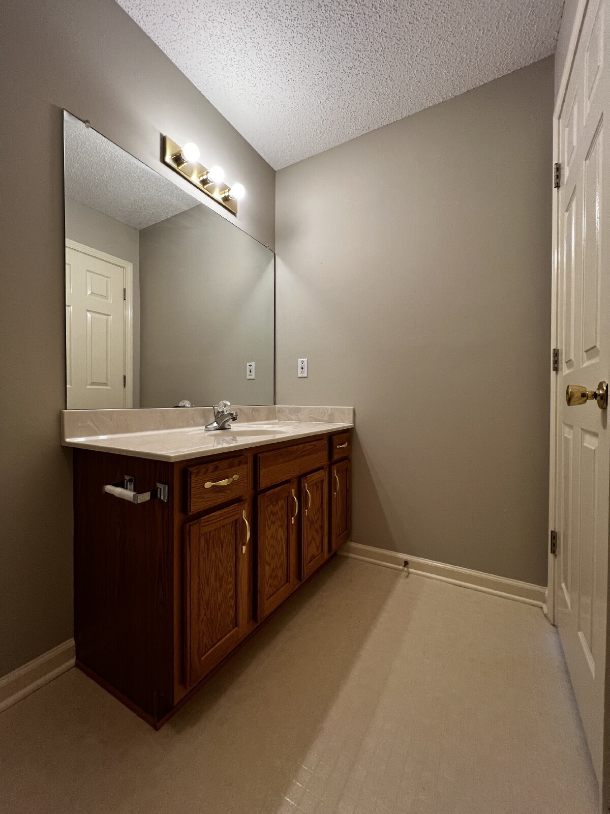 Building Photo - 3427 Poplar Hill