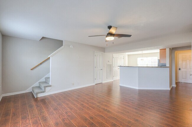 Building Photo - 240 Arapaho Dr