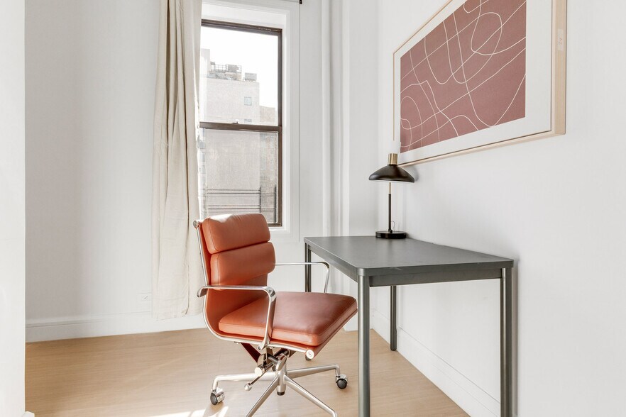 Building Photo - 244 W 72nd St