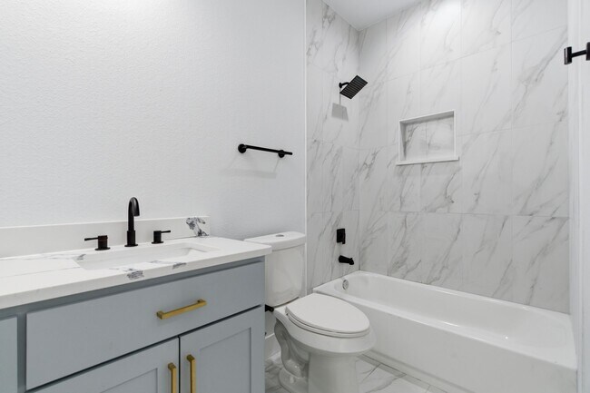 Building Photo - 7040 Kinney St