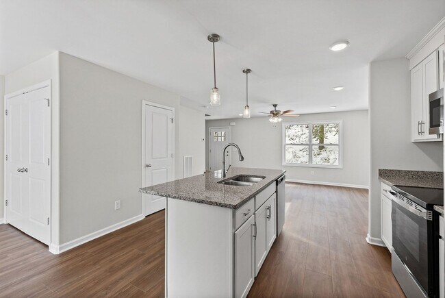 Building Photo - 839 Cumberland Dr