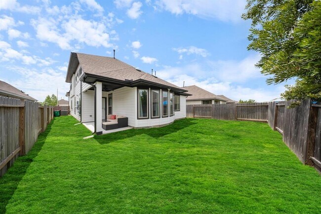 Building Photo - 8919 Oak Ivy Ln