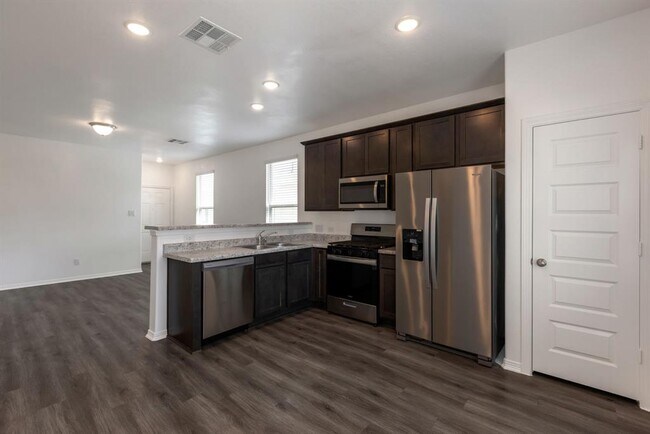 Building Photo - 16742 Rover Ln