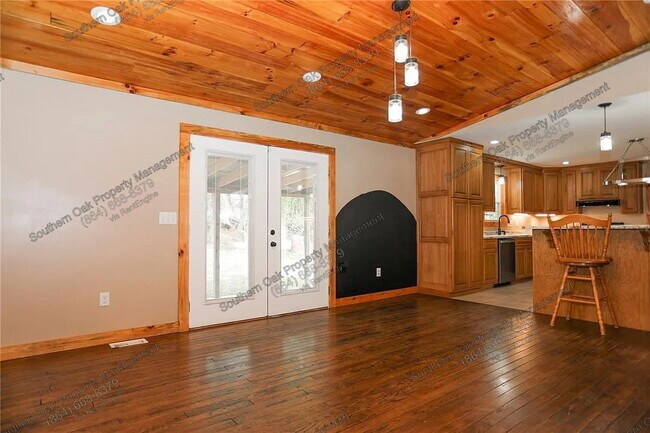 Building Photo - 112 Aiken St
