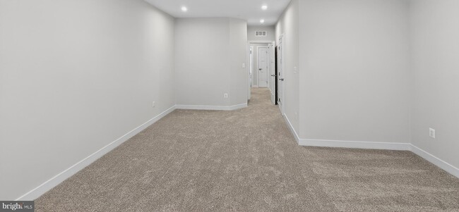 Building Photo - 2542 -A Verona Pl