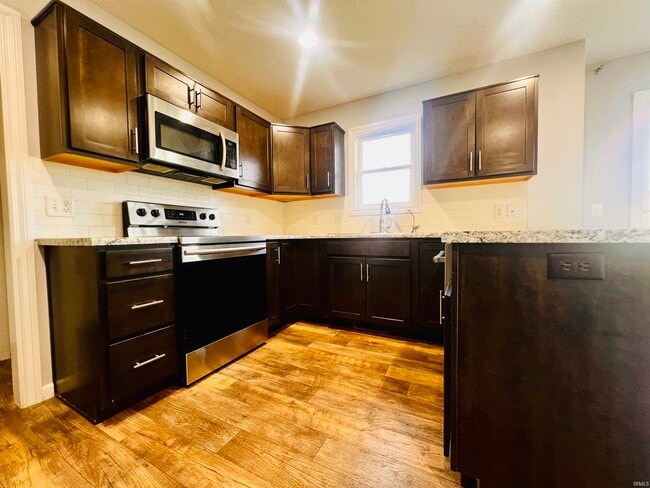 Building Photo - 2119 Meadowsweet Pkwy