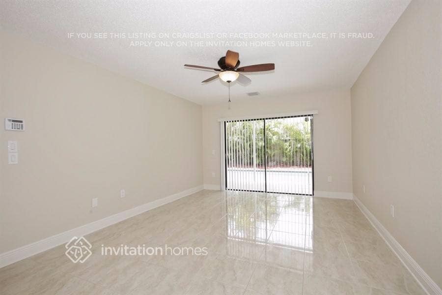 Building Photo - 581 SW 166th Terrace
