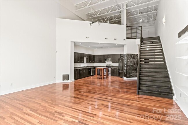 Building Photo - 931 Westmere Ave