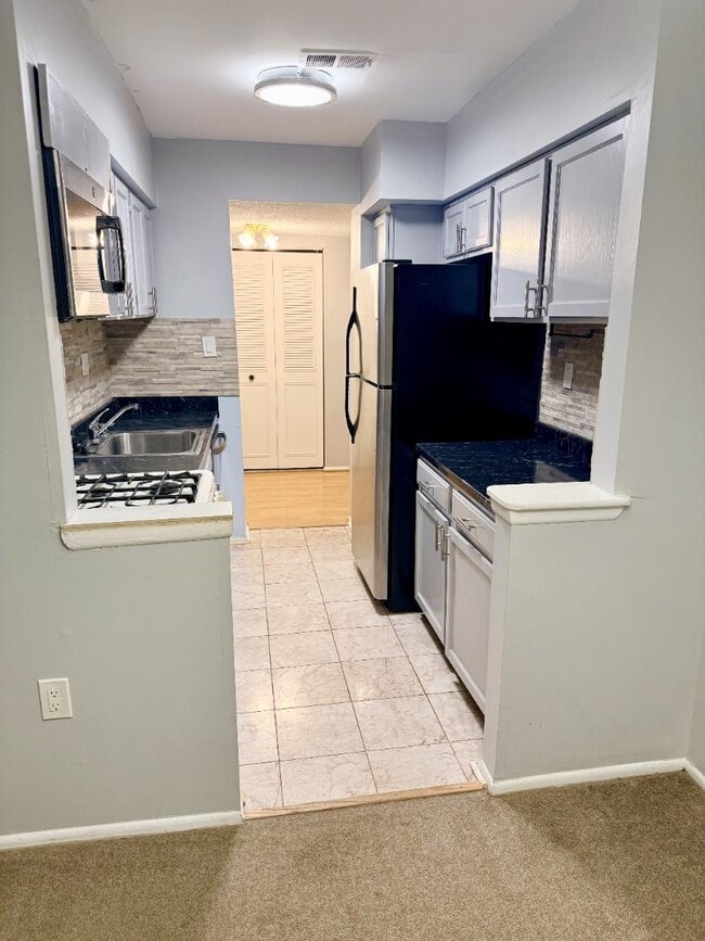 Building Photo - 5 Suntop Ct