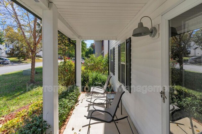 Building Photo - 3391 Valley Crossing Dr