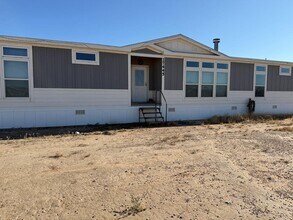 Building Photo - 17445 S Quail Rd