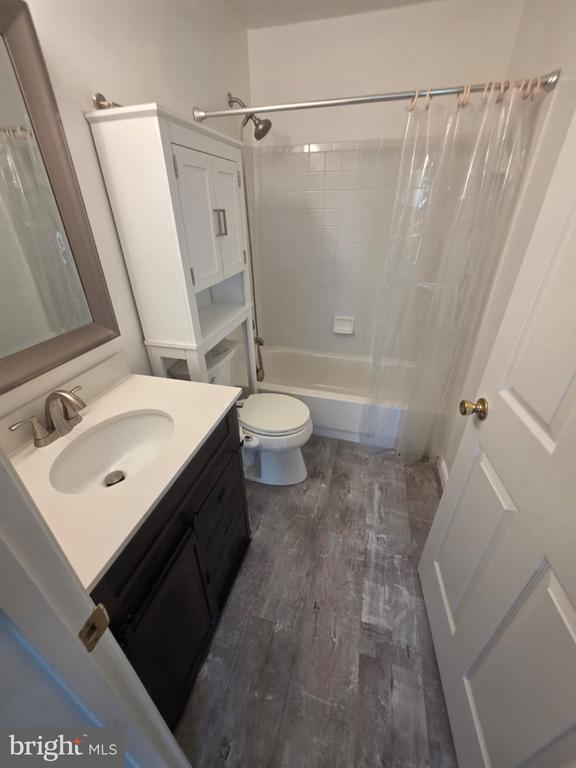 Building Photo - 1055 Gardenview Loop