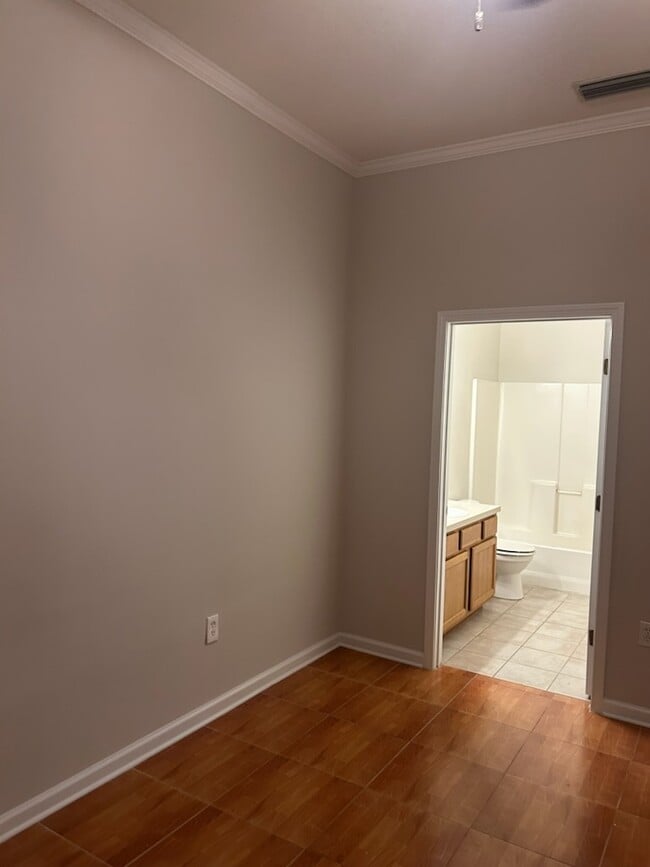 Building Photo - 6087 Maggies Cir