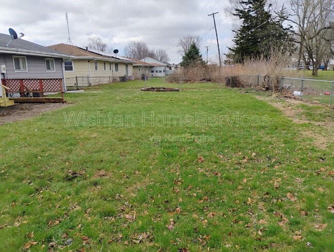 Building Photo - 22 N 17th Ave