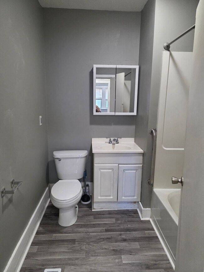 Building Photo - 2-Bedroom, 1-Bathroom Home with Basement – $1,295/Month