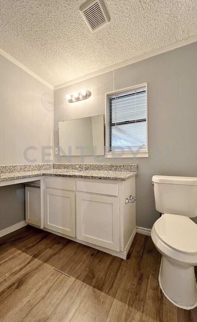 Building Photo - Beautifully Updated 5/3/2 in Fort Worth For Rent!