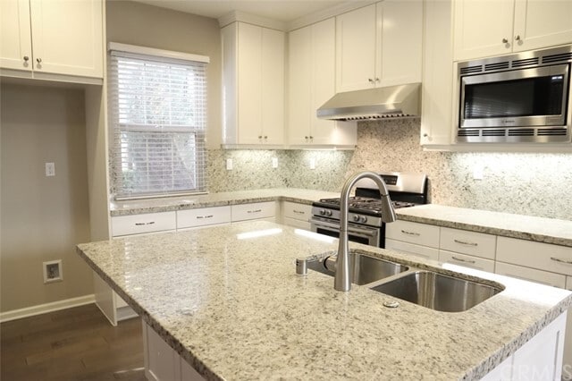 Building Photo - 112 Firefly