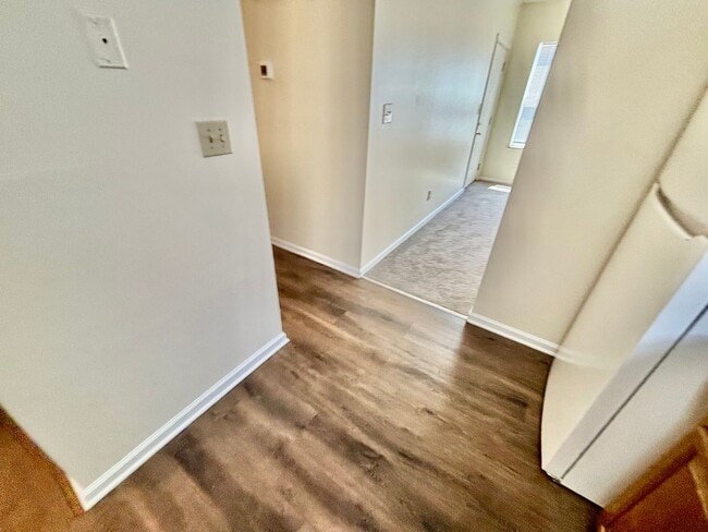 Building Photo - 2 Bedroom Across from Law School!