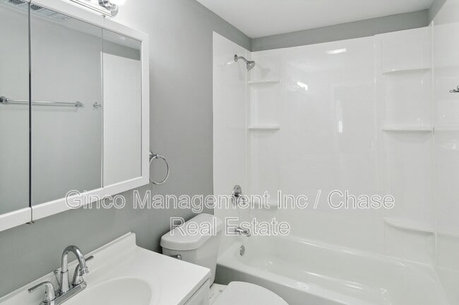 Building Photo - 9305 S Homan Ave
