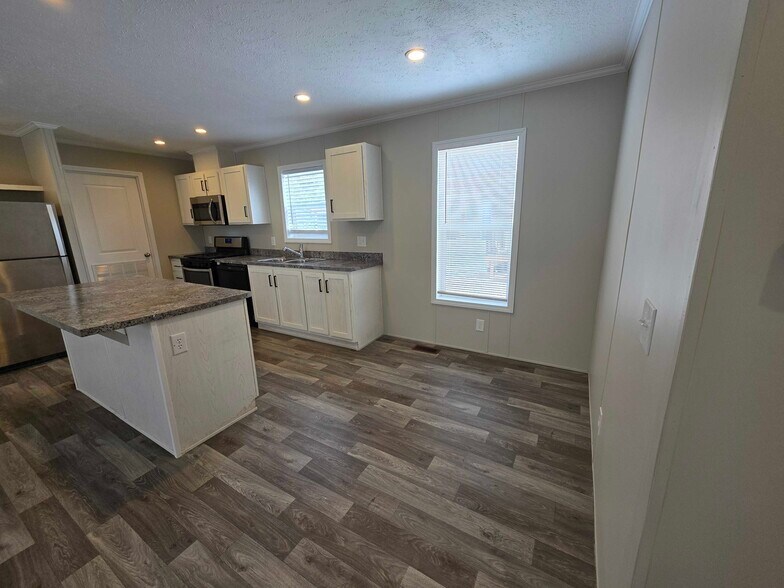 Building Photo - 3708 Cedar Loop