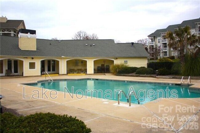 Building Photo - 18817 Nautical Dr