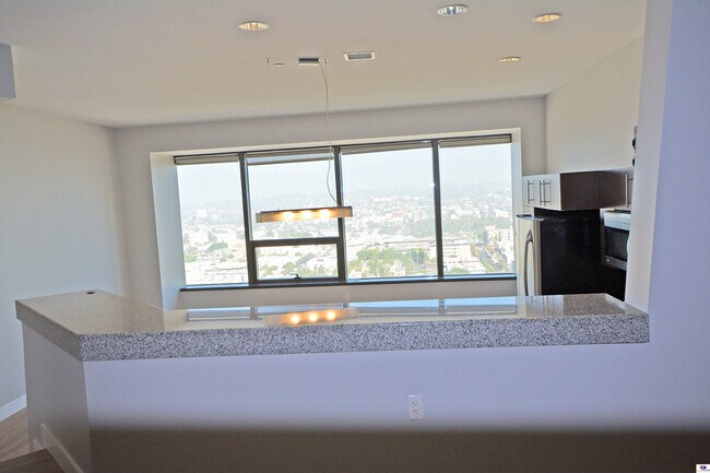 Building Photo - 1100 Wilshire Blvd