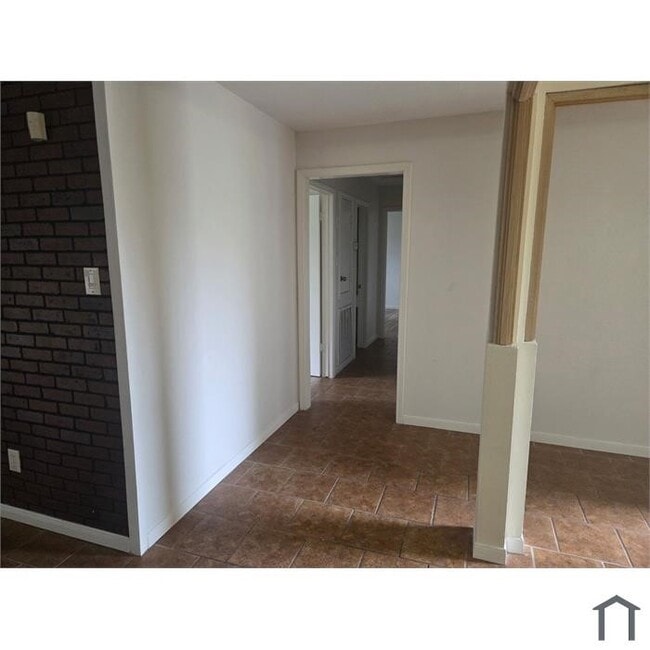Building Photo - 8762 Mickleton Dr