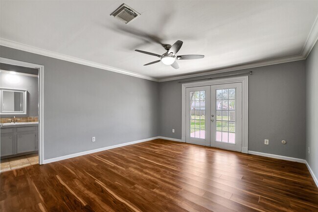 Building Photo - 25802 Maplewood Dr