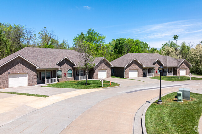 Building Photo - Grandview Estates