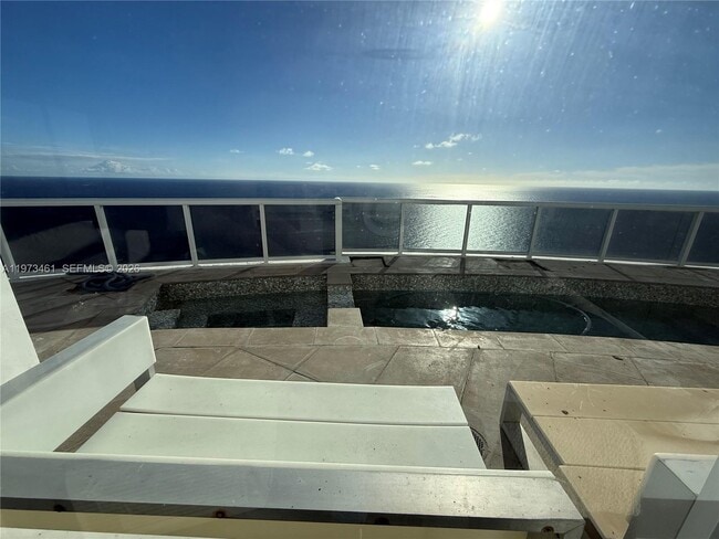 Building Photo - 18101 Collins Ave