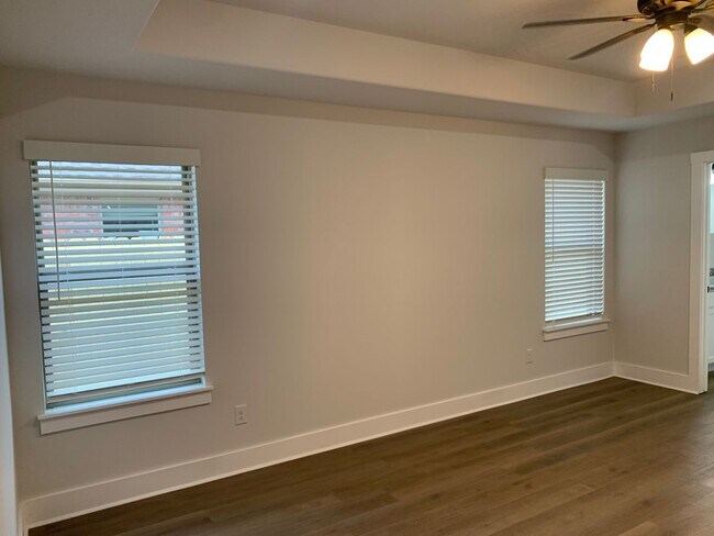 Building Photo - 301 Citation St