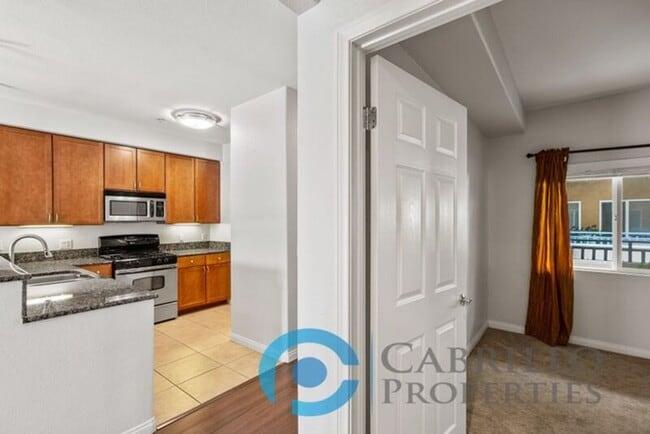 Building Photo - 2330 1st Ave