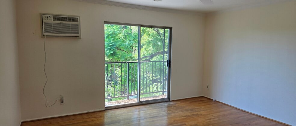 Bedroom - 1222 N Olive Dr