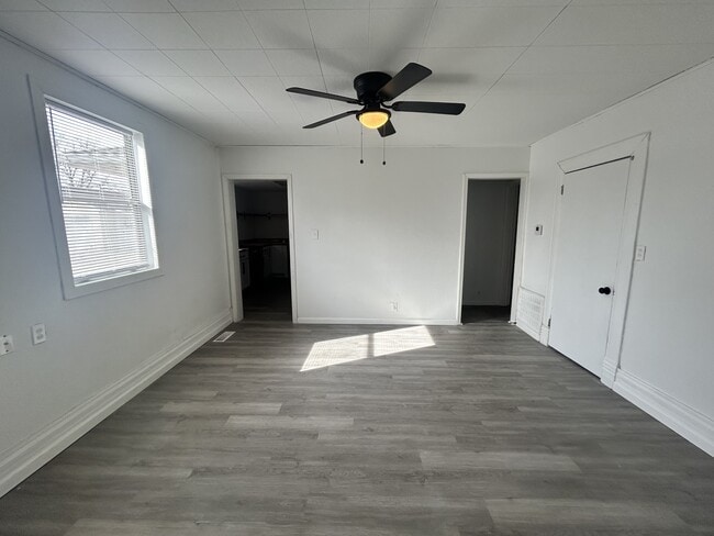 Building Photo - 924 Murphy Ave