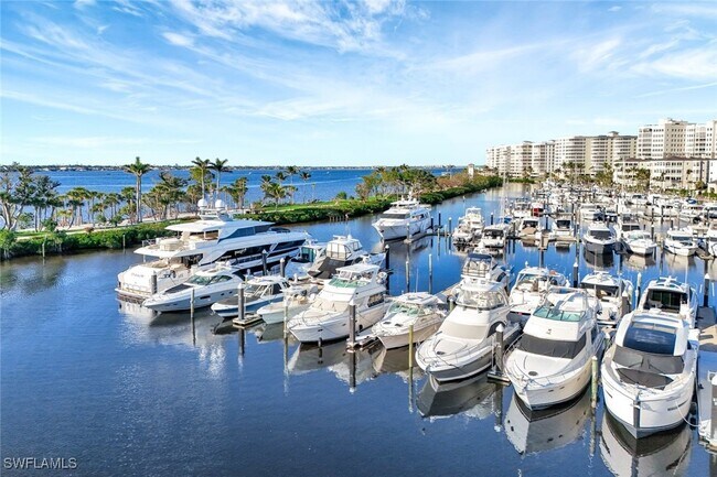 Building Photo - 14899 Crescent Cove Dr