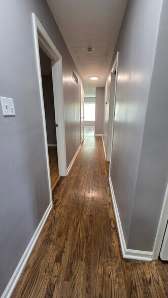 Building Photo - 1380 Catalpa Dr